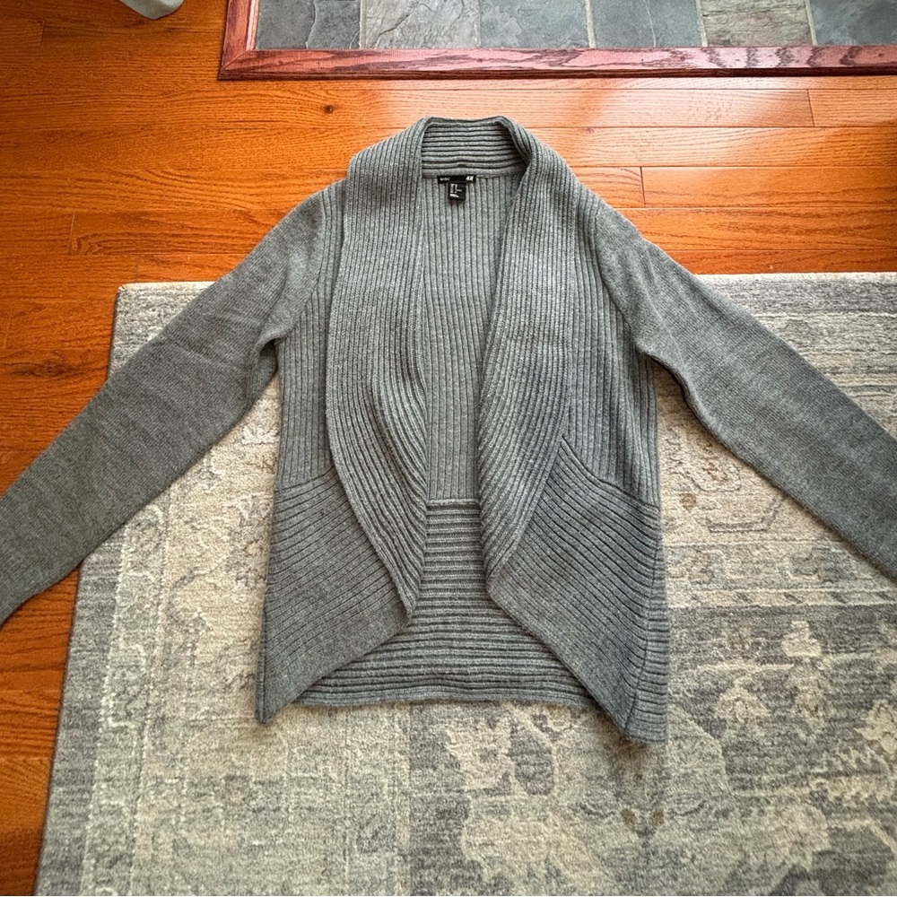 H&M Gray Women's Cardigan Sweater